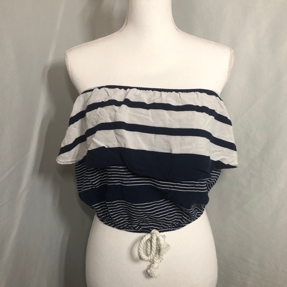 🛑 SOLD 🛑Flowy Beachy Strapless Shirt 🏝